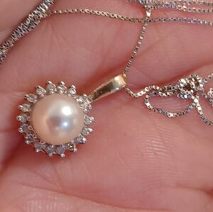 14k Diamond And Pearl Necklace